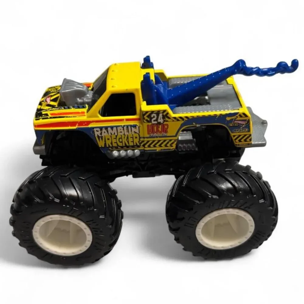 Hot Wheels Monster Trucks Ramblin’ Wrecker Tow Truck